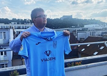 Homem paga 20 mil euros para o filho se tornar jogador de futebol