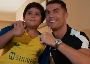 Vídeo: Jovem iraniano conhece Ronaldo e emociona-se