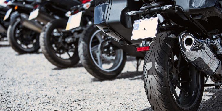 Bênção dos capacetes junta milhares de motociclistas em Fátima em dia de chuva