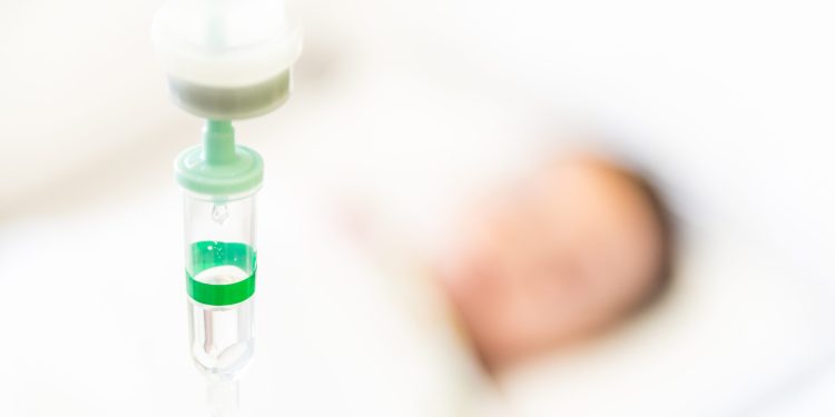 Bebé de um ano queimado com água a ferver está em estado grave