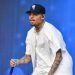 Cantor Chris Brown acusado de agredir brutalmente homem em discoteca
