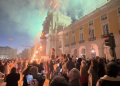 Fogo de artifício atinge local onde pessoas assistiam à inauguração das luzes de Natal em Lisboa