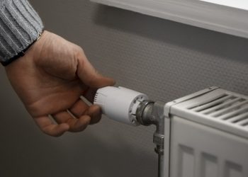 Jovem de 24 anos morre após aquecedor incendiar-se durante a noite