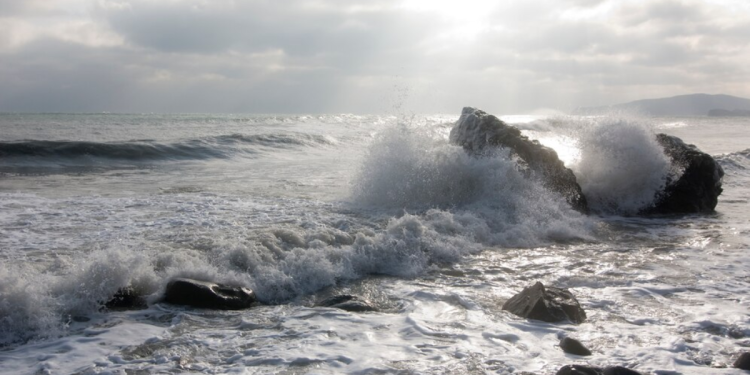 Lisboa sob aviso laranja devido à agitação marítima e alerta amarelo devido à chuva e vento