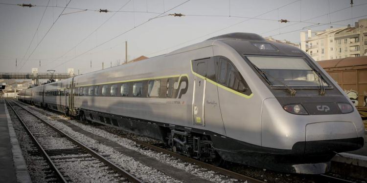 Greve na IP causa perturbações na circulação de comboios a nível nacional