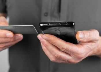 Carris lança aplicação que permite carregar passes com o telemóvel