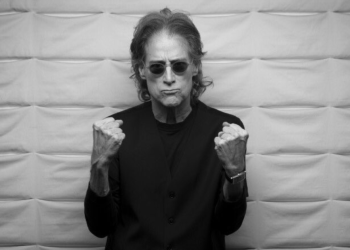 Morreu o ator e comediante Richard Lewis aos 76 anos