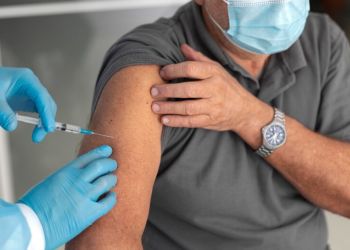 Homem alemão já foi vacinado 217 vezes contra a Covid-19