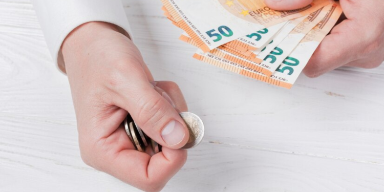 Saiba qual é a profissão mais bem paga e aquela com o salário mais baixo