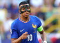 Mau desempenho da França? A causa pode estar na Máscara de Mbappé