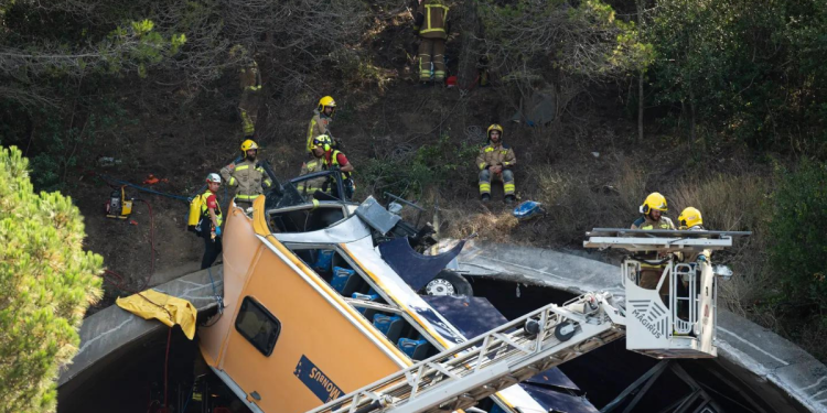 Condutor de autocarro que capotou em túnel de Barcelona adormeceu ao volante