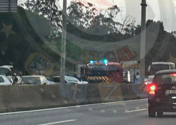 Colisão entre cinco automóveis na A5 faz um morto e três feridos