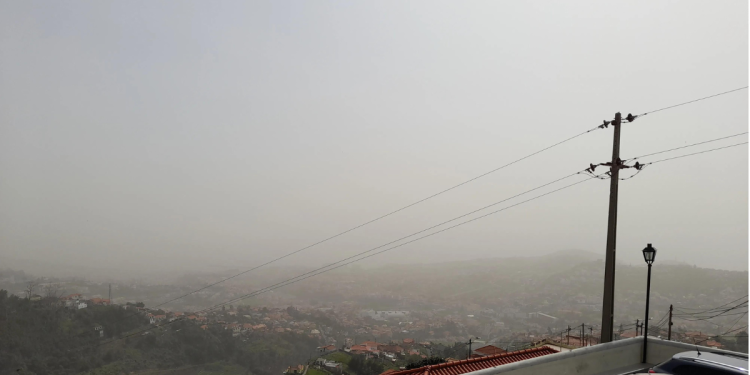 Temperaturas descem nesta quinta-feira. Chuva e poeiras do Saara regressam