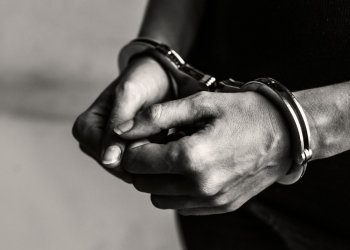 Mulher detida por suspeitas de matar outra com golpe no pescoço, na Lourinhã