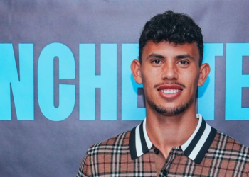 Mateus Nunes acusado de roubar telemóvel a pessoa que lhe tirou foto no WC de discoteca