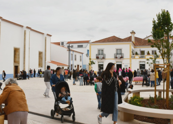 Condicionamentos de circulação na Praça Machado Santos em Torres Vedras
