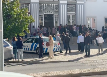 Homem que invadiu a Câmara de Torres vai ser submetido a avaliação médica