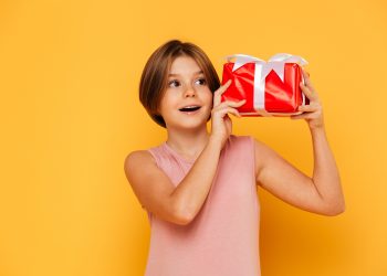 Pai Natal Solidário dos CTT: Este Natal ofereça presentes a crianças em situações de risco