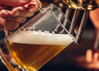 Empresa japonesa oferece ‘Licença para a Ressaca’ para atrair jovens