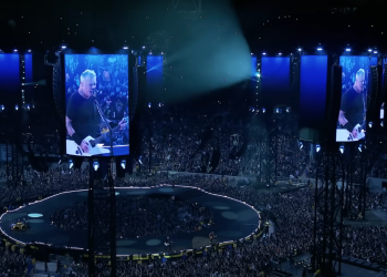 Terra treme ao som de Metallica em estreia no Lane Stadium