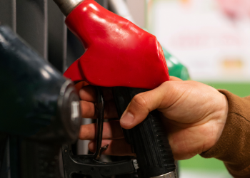 Combustíveis: Gasolina volta a descer