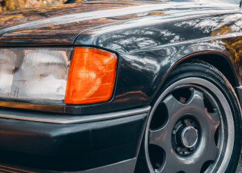 Estás a pensar vender o teu carro antigo? Nova lei pode impedir-te de o fazer