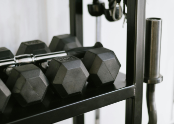 Personal trainer detido por violar jovem de 18 anos num ginásio em Cascais