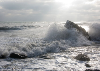 Dez distritos de Portugal sob aviso amarelo devido a forte agitação marítima