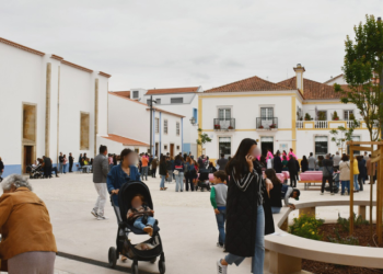 Condicionamentos de circulação na Praça Machado Santos em Torres Vedras