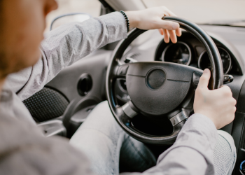 Portugal: Jovens com 17 anos permitidos a conduzir ao lado de condutor experiente