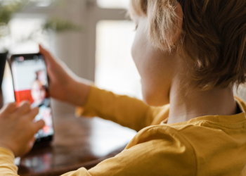 Criança de 12 anos morre após experimentar uma ‘trend’ do TikTok