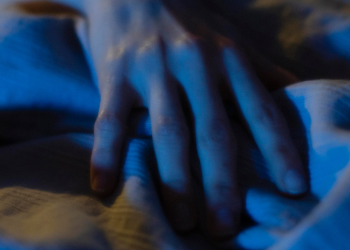 Homens de 19, 21 e 32 anos detidos por violarem uma rapariga de 13 anos à vez