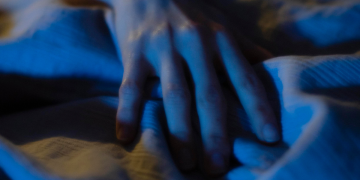 Homens de 19, 21 e 32 anos detidos por violarem uma rapariga de 13 anos à vez